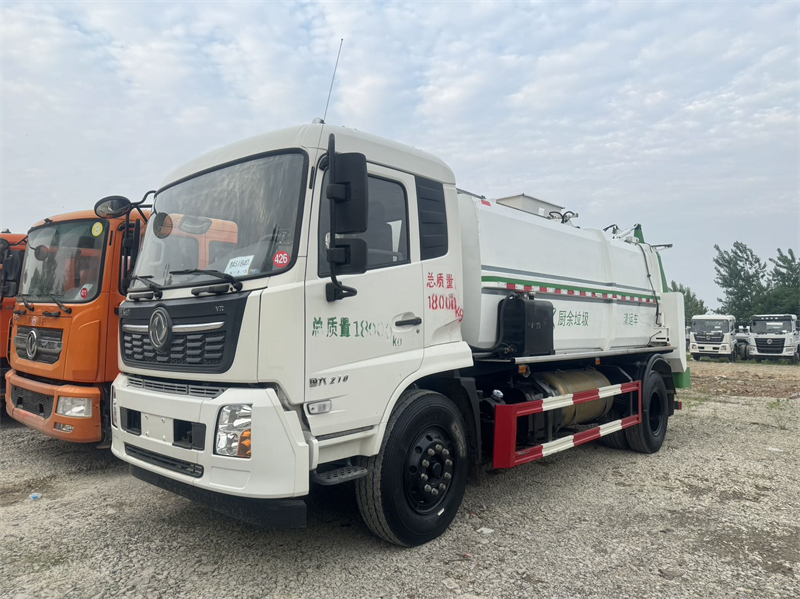 4臺(tái)餐廚垃圾車(chē)加急發(fā)往鄭州，上午簽約下午發(fā)車(chē)?。?/></a><span id=