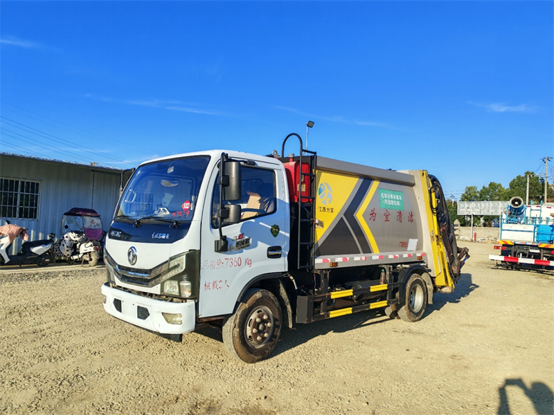 年底了，可以提前預(yù)租壓縮垃圾車(chē)了......